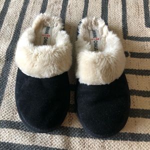 Slip-on Minnetonka Slides with fur